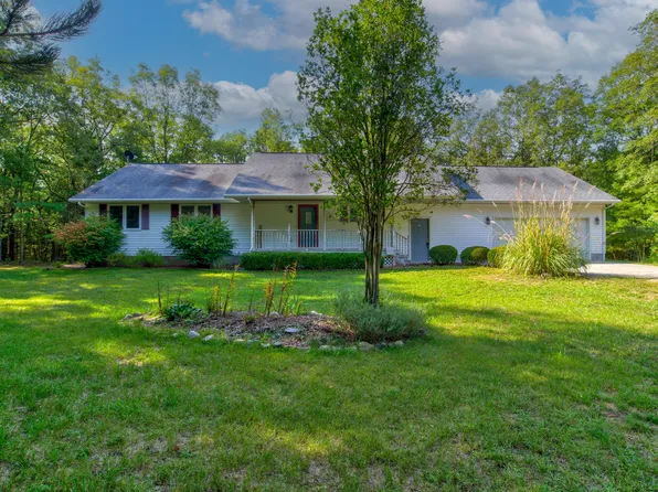 937 W Holton Whitehall Rd, Whitehall, MI 49461