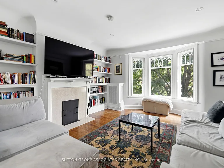 33 Albany Ave — Photo 22