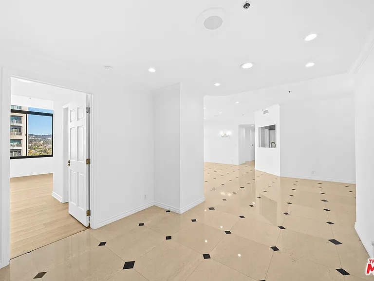 10724 Wilshire Blvd #Penthouse 1505 — Photo 6