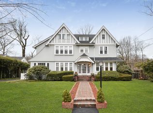 3 Fox Meadow Rd, Scarsdale, NY 10583