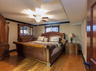 1542 Mendelssohn Dr, Westlake, OH