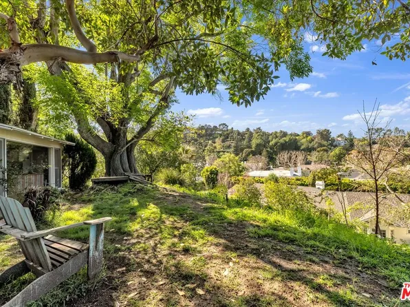 13084 Blairwood Dr, Studio City, CA 91604