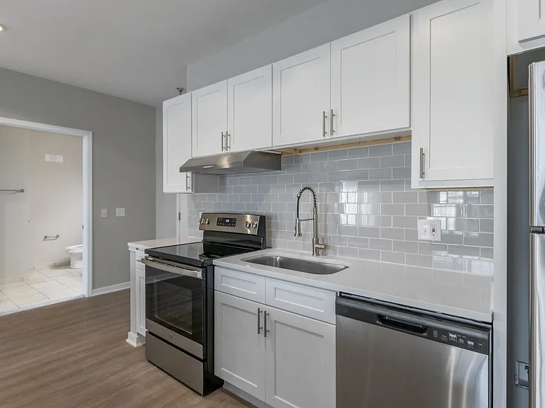 Flats at West Broad Village — Photo 3
