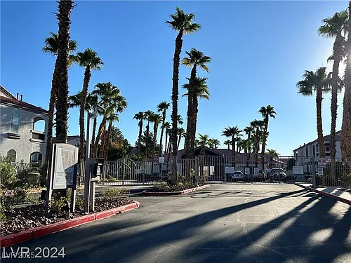 700 Carnegie St Photo 1