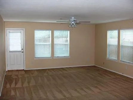 4 bed, 2.5 bath, 1948 sqft, $1,850 — Photo 3