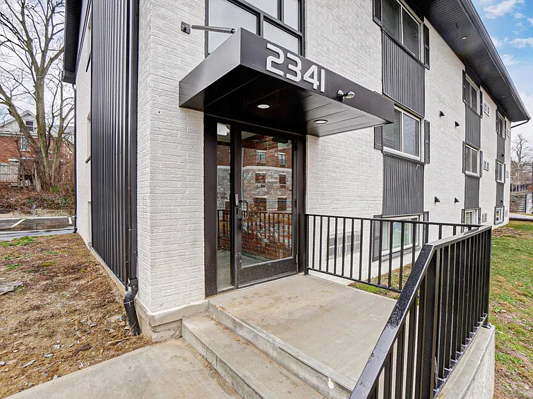 2341 Burnet Ave #1 — Photo 14