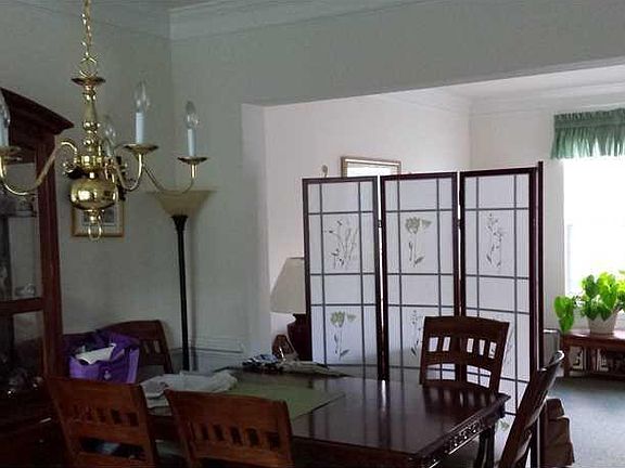 3rd image of 221 Evesham Dr