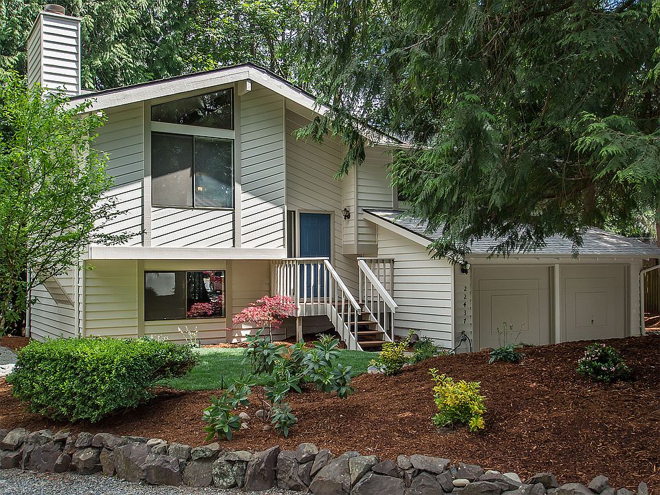 1st image of 22437 NE 12th Ct