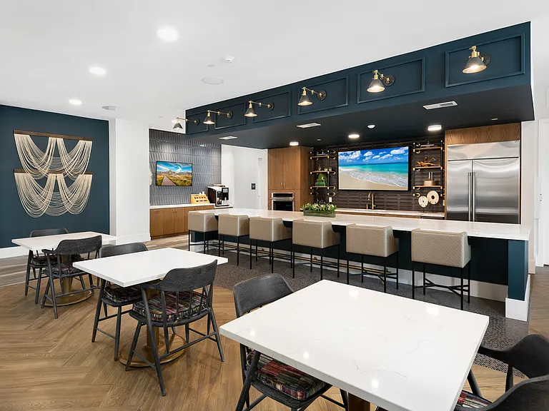 Everleigh Vernon Hills 55+ Active Adult Apartments — Photo 21