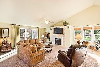 4th image of 1949 Arena Ct SE