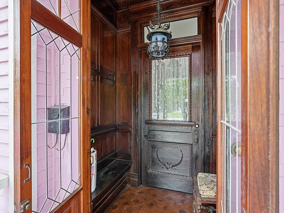 47th image of 1823 S Broadway St