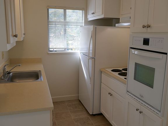 4th image of 2374-2378 Sir Francis Drake Blvd #1-8