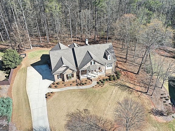 4th image of 2713 Powell Ct