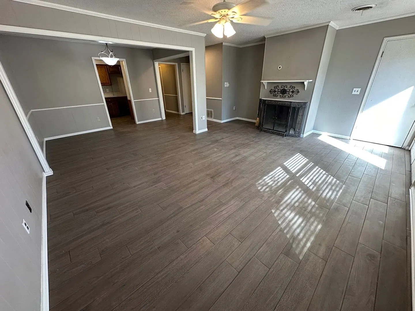 3 bed, 2.0 bath, 1406 sqft, $1,700 — Photo 4
