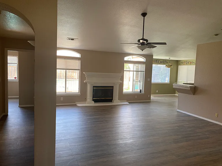 3814 E Paradise Ave — Photo 8