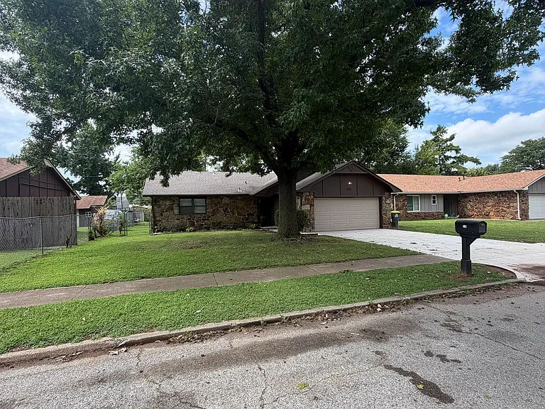 718 E Beaver St — Photo 8
