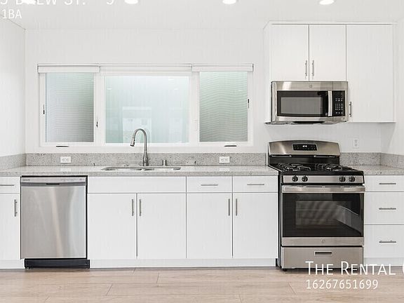 3rd image of 3245 Drew St #5