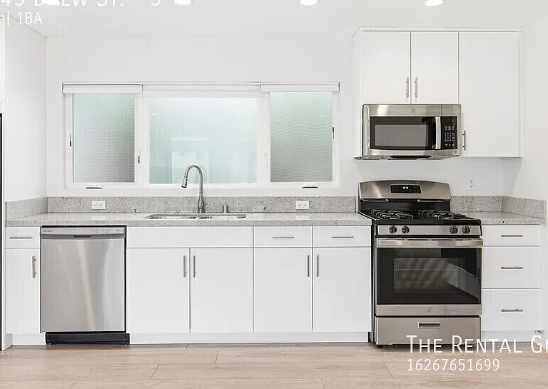 3245 Drew St #5 — Photo 3