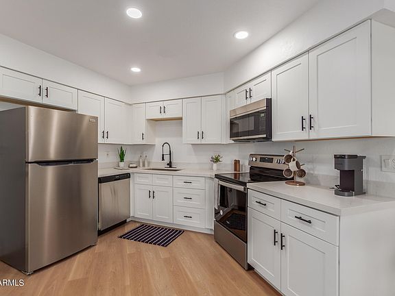 3rd image of 7434 N 43RD Avenue