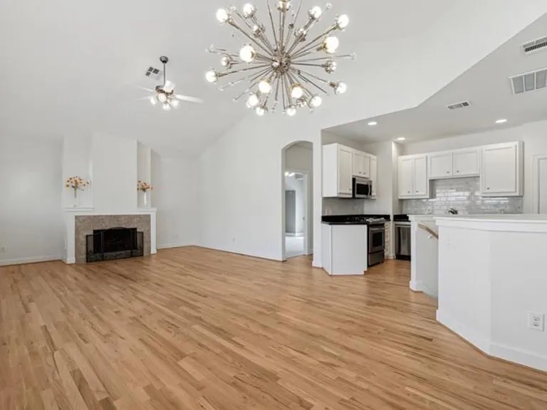 650 Westcross St #3 — Photo 10