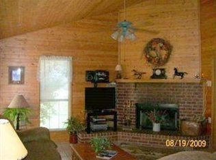 242 McBride Devillier Loop, Winnie, TX 77665