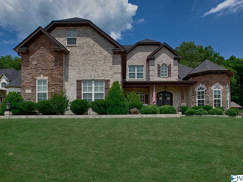 1st image of 7 Brennan Hill Ln