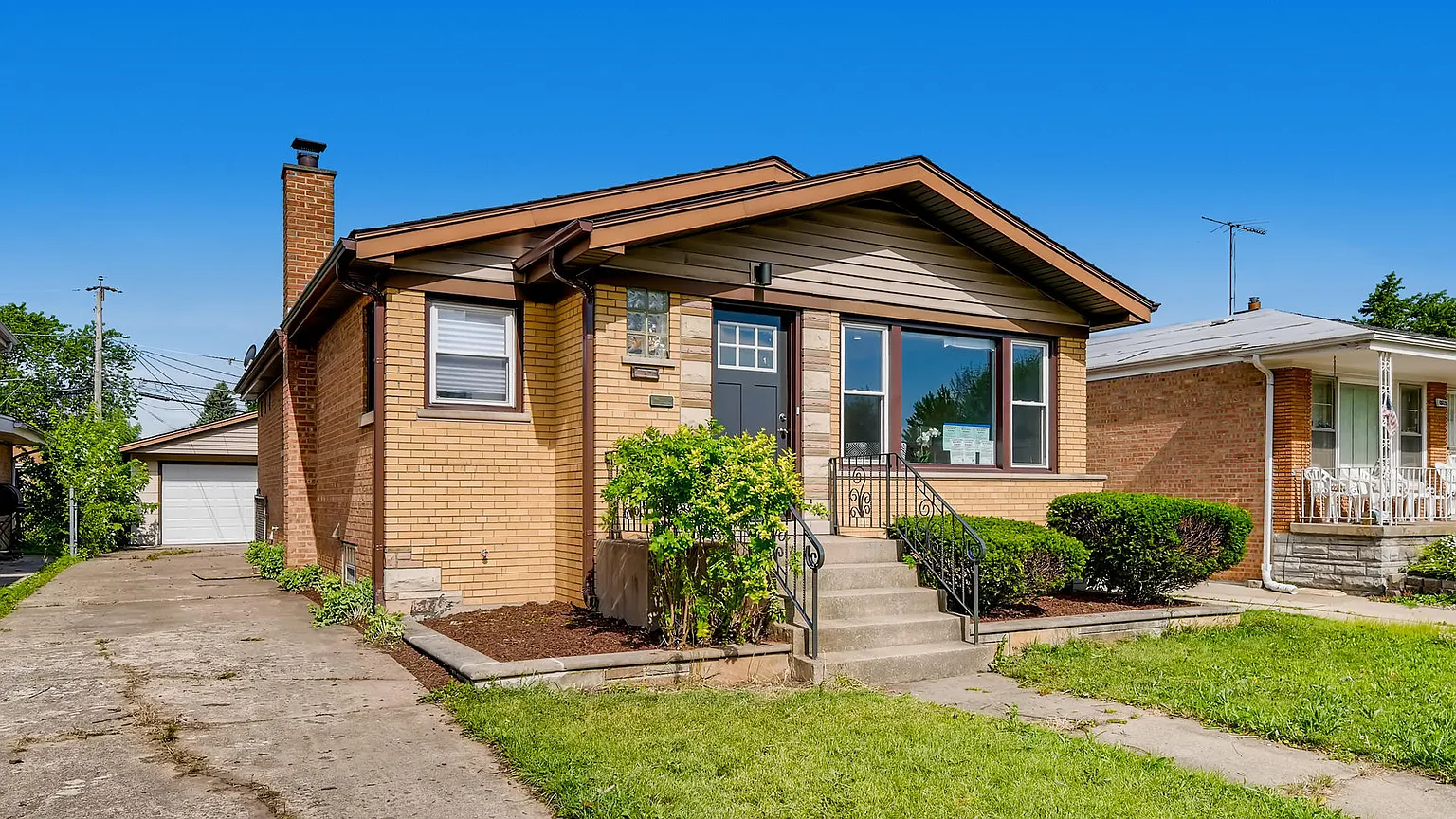 15130 Irving Ave photo 1