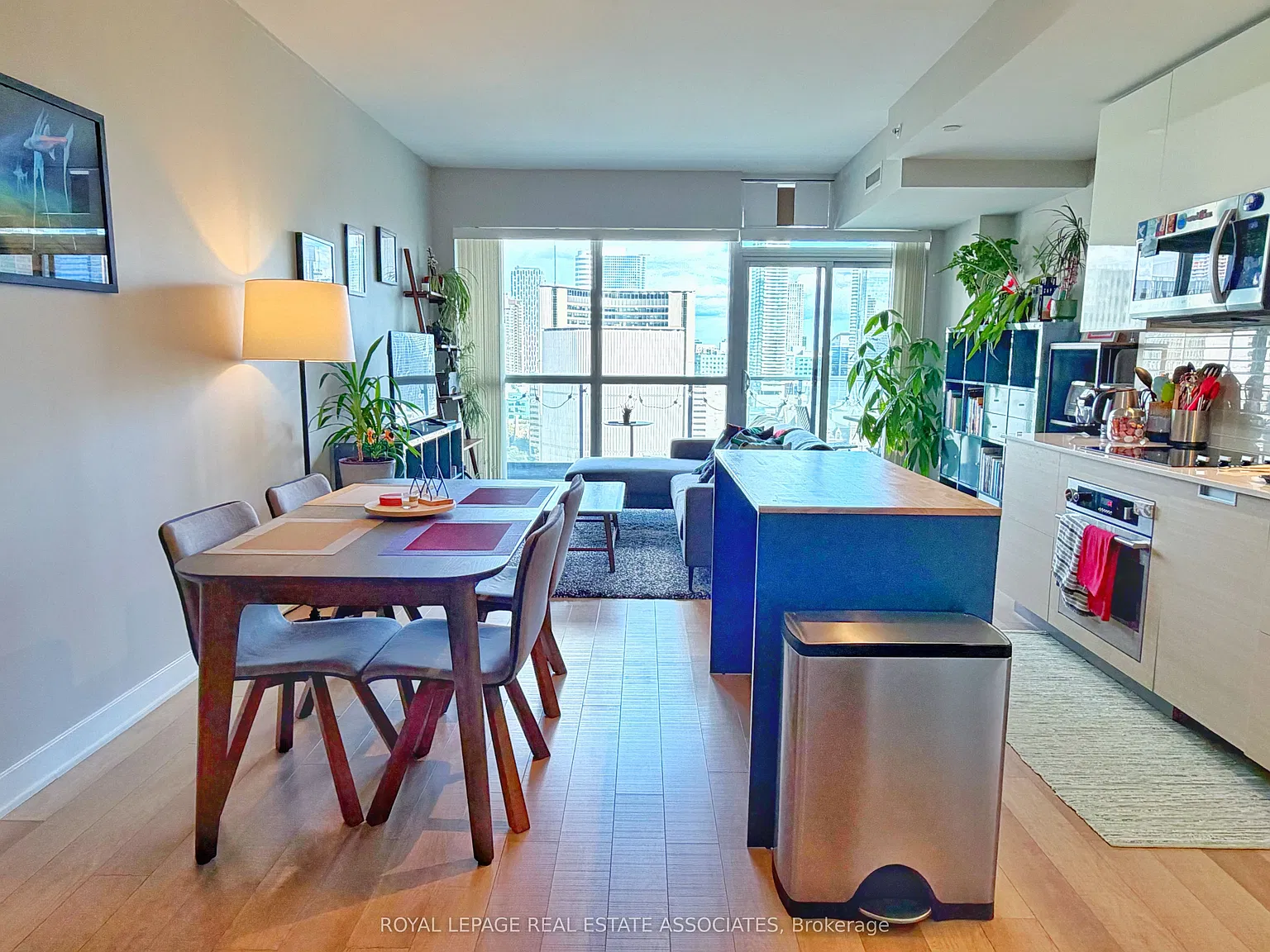 2 bed, $2,900 — Photo 2