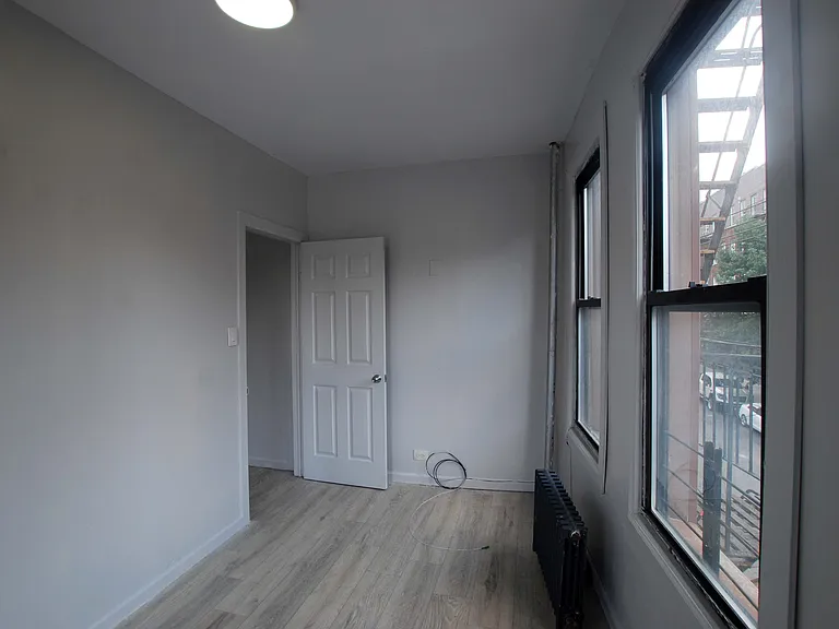 1400 Beach Ave #2 — Photo 17