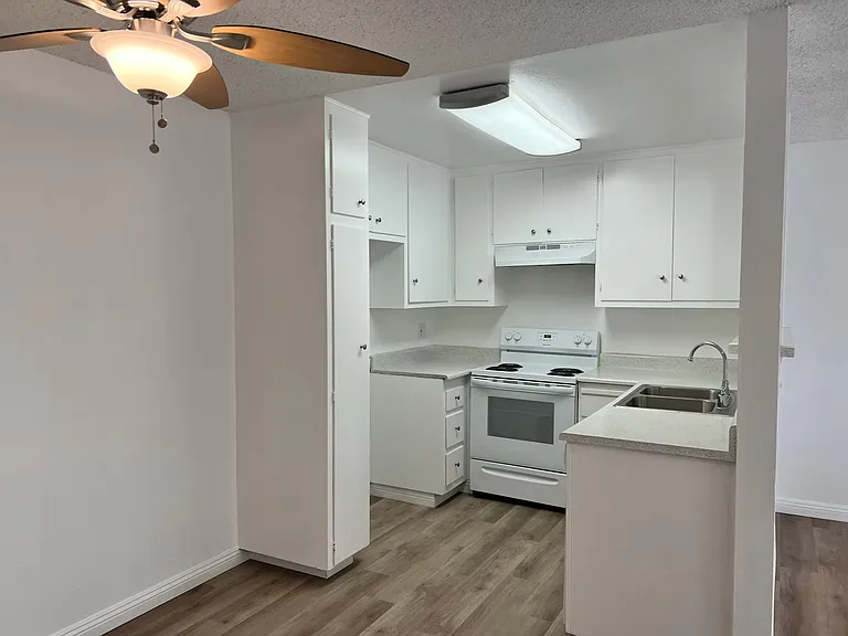 Beachwood Village Apartments — Photo 28