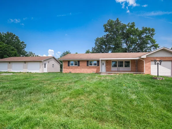 10902 E Heywood Dr, Seymour, IN 47274