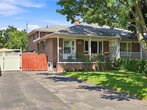 2nd image of 2469 Padstow Cres