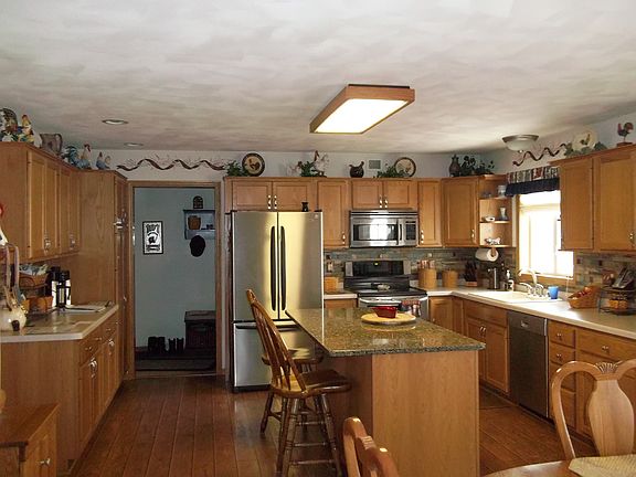 3rd image of 1119 New Haven Ave