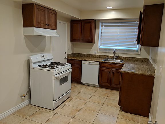 3rd image of 729 E Garfield Ave APT 1