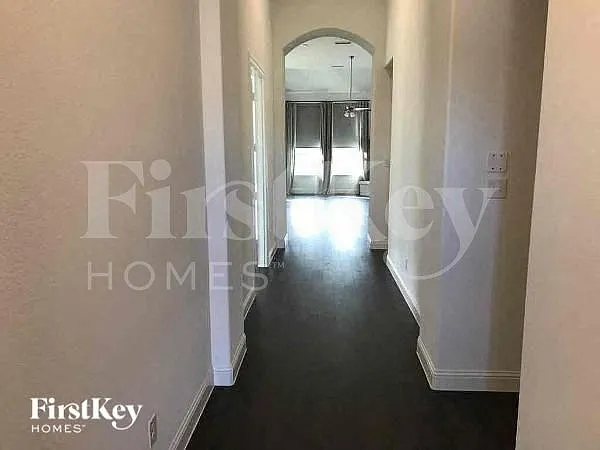 3 bed, 2.0 bath, 2329 sqft, $3,295 — Photo 2