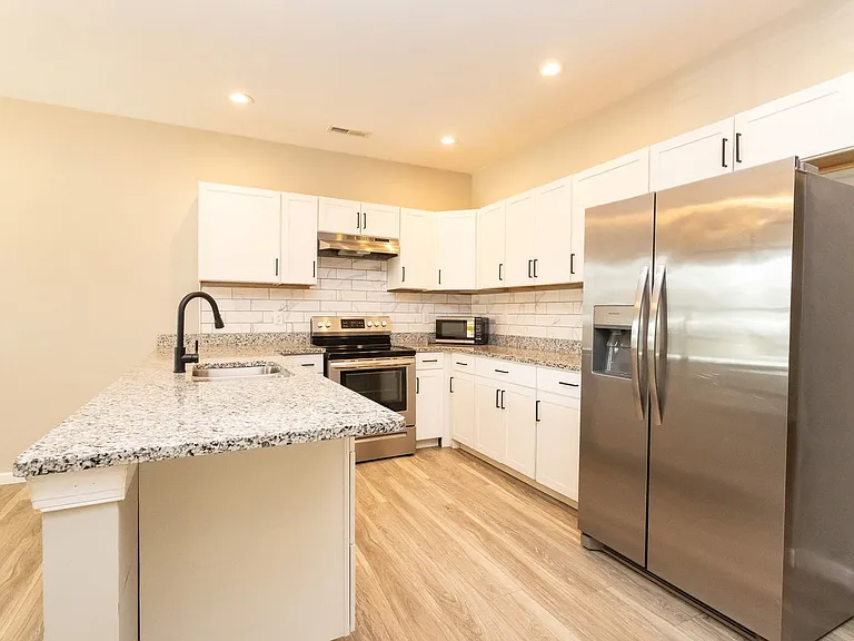 18 Michigan Ln #2 — Photo 3