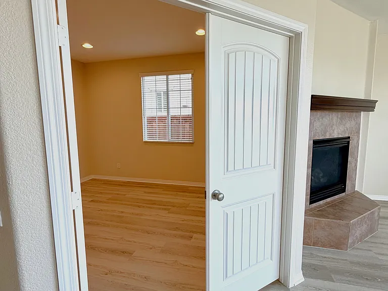 40220 Emily Pl — Photo 25