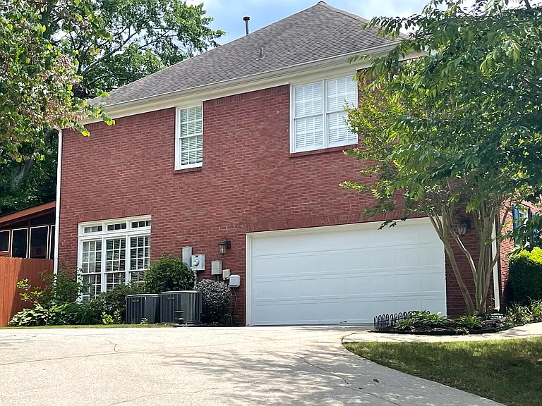 2036 Londonberry Ct — Photo 4