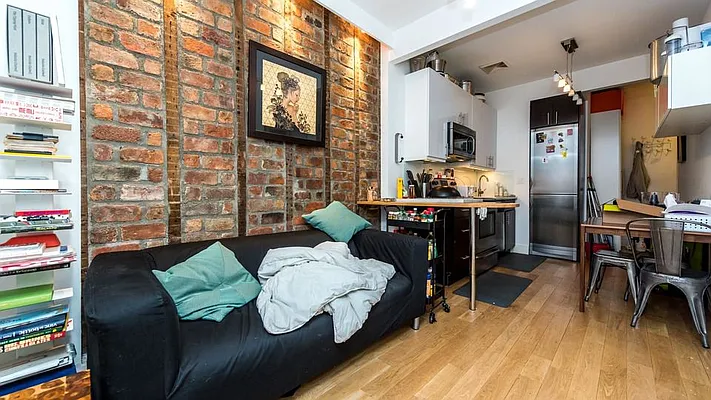 Rented by Nooklyn NYC LLC | media 25