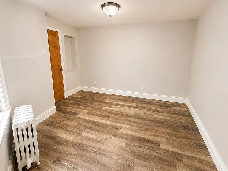 240 Suydam St #1 — Photo 8