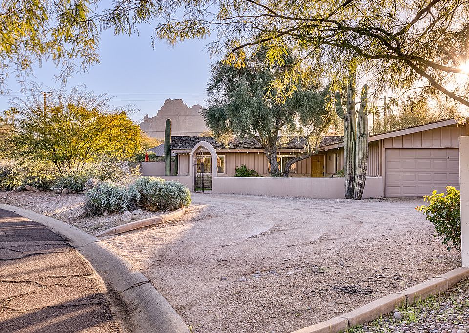 1st image of 4007 E San Miguel Ave