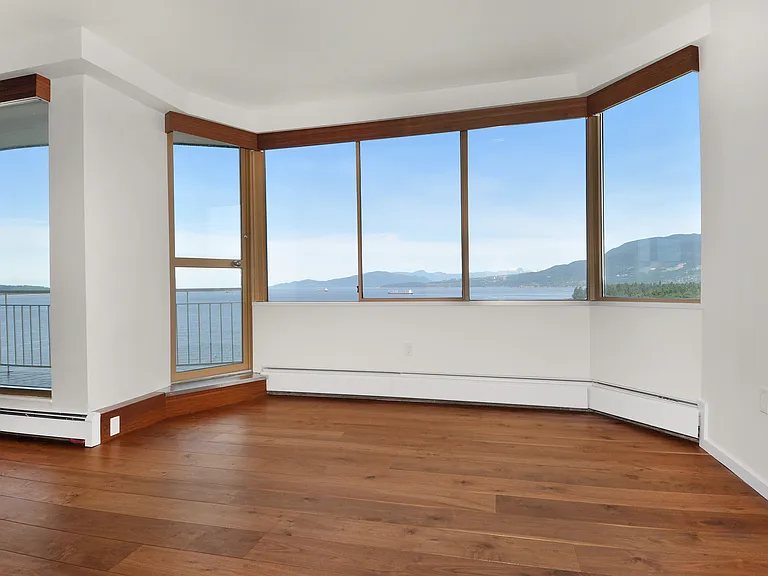 1600L Beach Ave — Photo 11