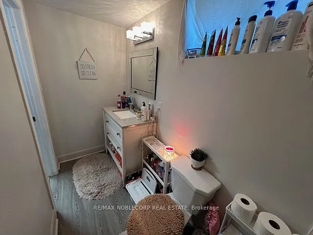 77 Eastlawn St #LOWER — Photo 11