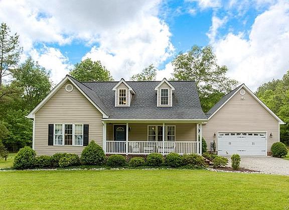 4th image of 319 Pettit Ln