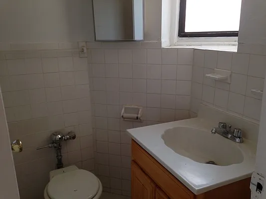 Rented by Golden Tower Realty | media 15