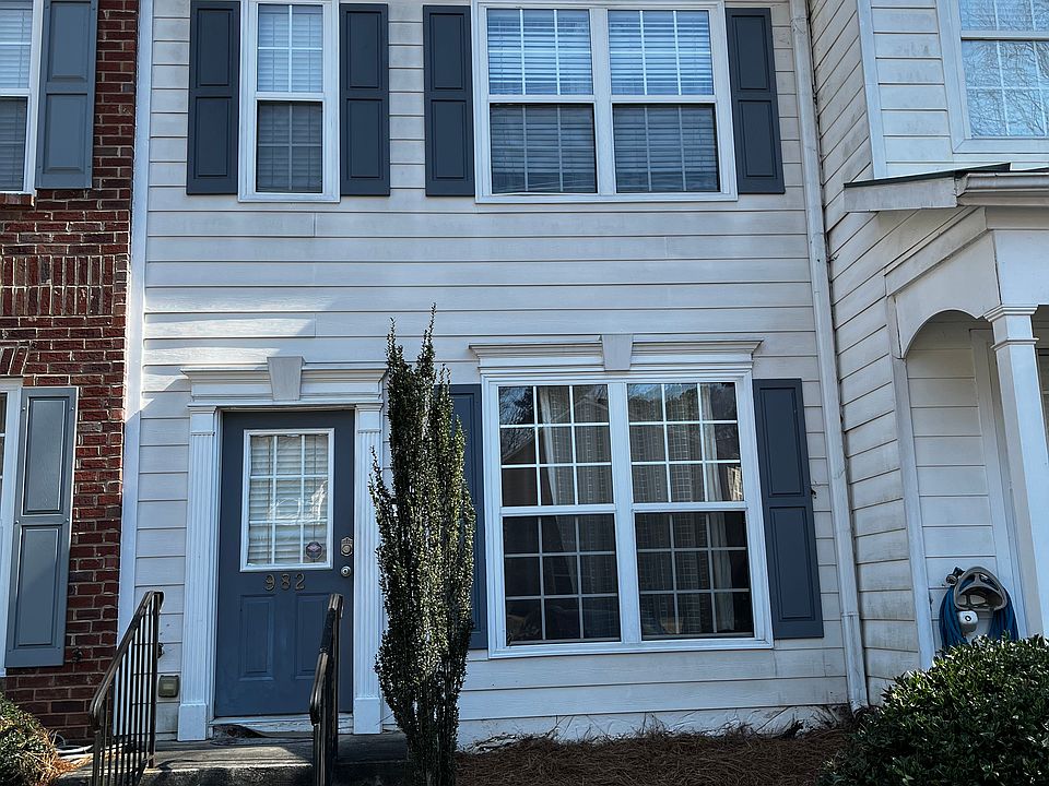 1st image of 982 Redwood Dr
