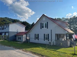 486 3rd St, Madison, WV 25130