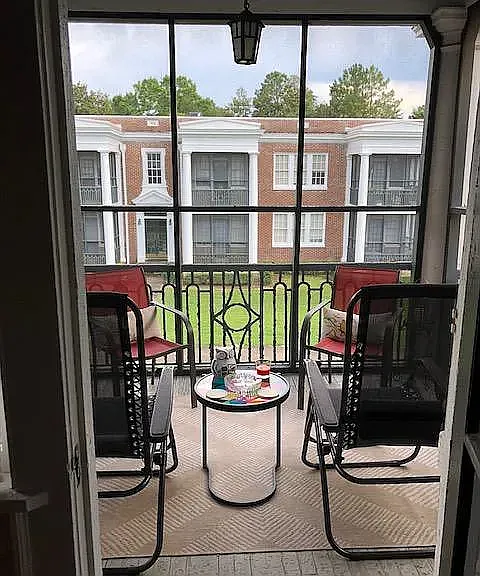 Colonial Court