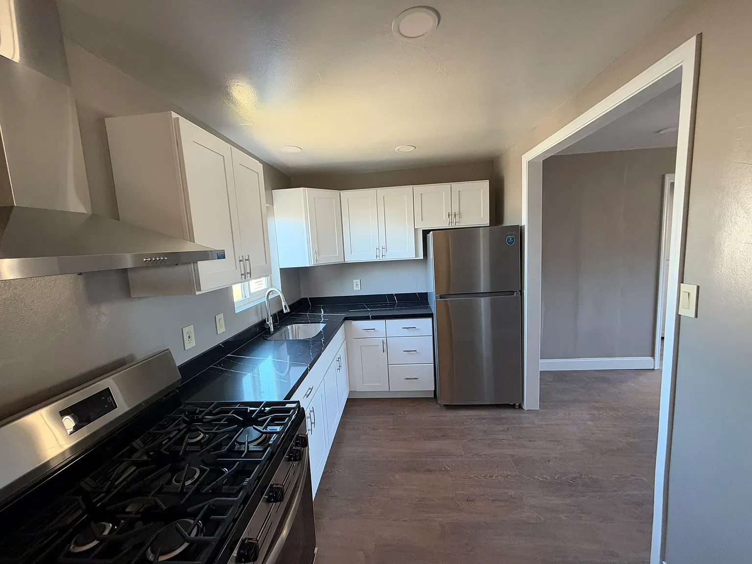 2 bed, 710 sqft, $1,950 — Photo 3