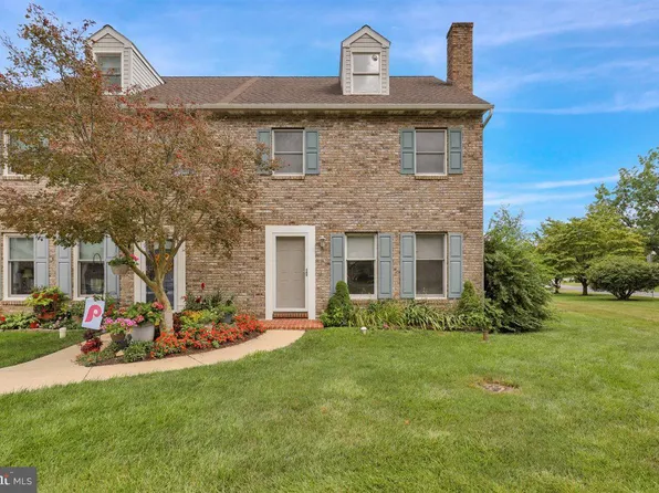 447 Cahill Cir, Honey Brook, PA 19344
